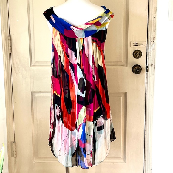 Diane von Furstenberg Silk Mini Dress. - Picture 2 of 8